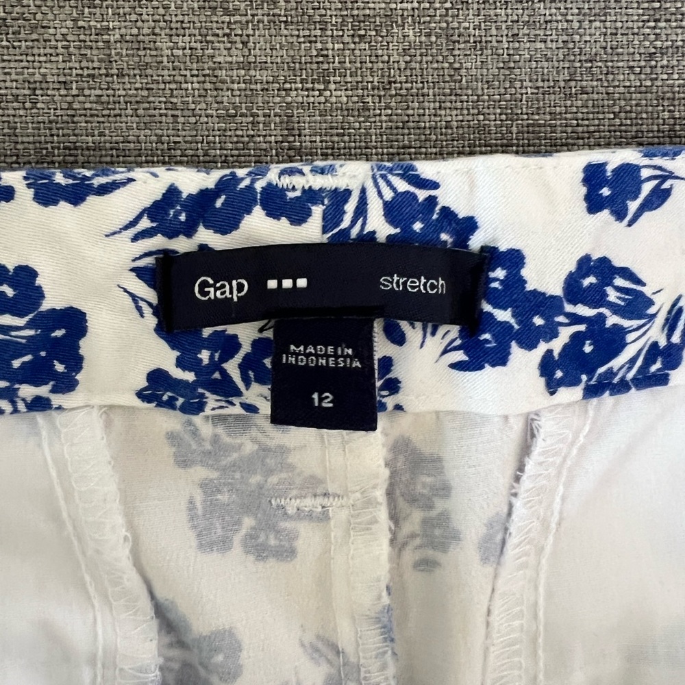 Woman’s GAP Floral summer shorts - Picture 5 of 5
